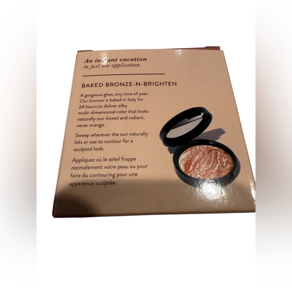 Laura Geller Baked-n- Brighten Bronzer in Fair - Picture 6 of 7
